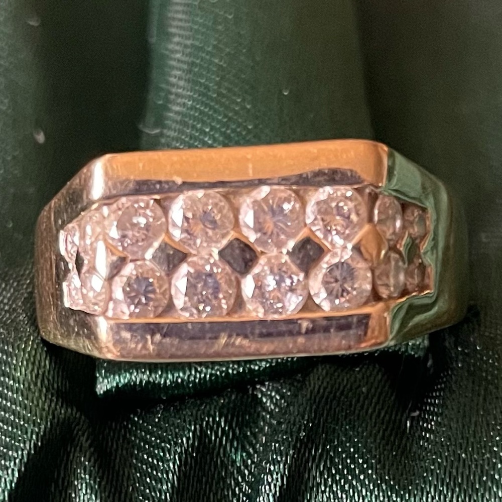 Mens diamond ring.